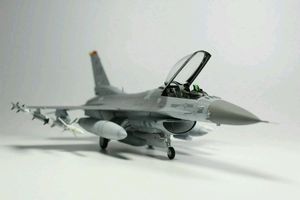田宫60788 1/72 美国 F16CJ 战隼战斗机模型全