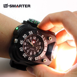 户外战术手腕灯手表强光手电筒可充电锂电超亮远射多功能小便携灯