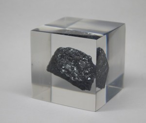 硅块  树脂浇注立方体  非金属单质  Si≥99.85%