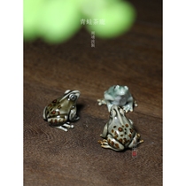  Longquan celadon Zhou Jingbo handmade tea pet frog plum green tea Zhuo decoration Chinese style play Literati elegant gift