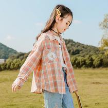 Girls plaid shirt 2021 new spring and autumn Korean version of childrens long-sleeved shirt in the big child foreign style early autumn top tide