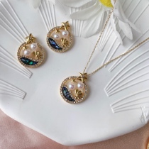 Detachable spring buckle toe abalone shellfish freshwater pearl pendant vintage court temperament ins pendant necklace women