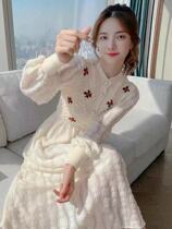 Good mother law generation maje2021 Autumn New temperament sweet thin embroidery knee knitted dress women
