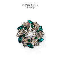 Gift giving retro full drilling Luxurious Crystal Brooch Woman Suits Accessories Bauhinia Flowers Classic Chest Flower Pins Flowers Ring