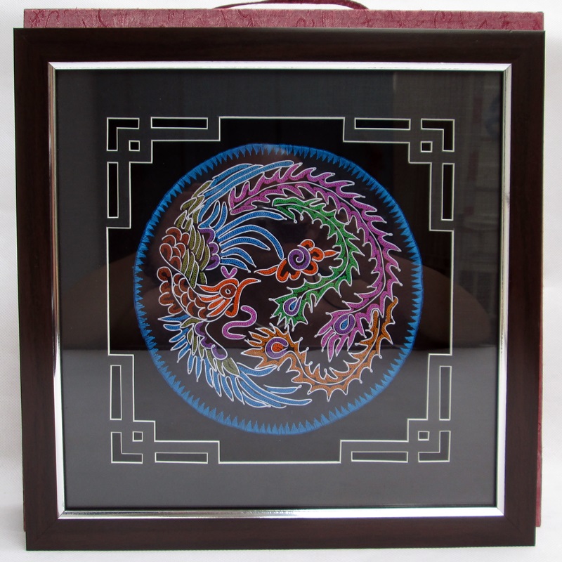 Sandu aquarium horsetail embroidery hanging picture frame table painting qm6 Guizhou characteristics of ethnic characteristics gifts