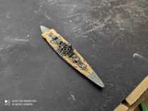 1 2000 ship Finished model of Battleship USS Finished