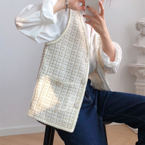 The socialite small fragrant wind vest female wearing Korean version of the color tweed knitting V-collar sleeveless check vest horse clip ins ins