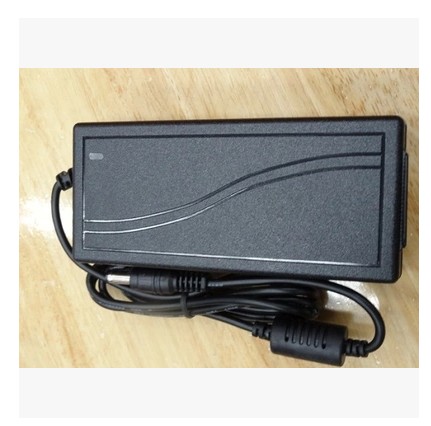 The DS-7104N-SN universal charging source adapter 48V1A is wired