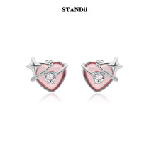 STANDii hands as a heart field design sympathetic to the high sense of the ear spike