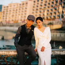 Long sleeve satin V-neck light wedding dress French Hepburn style conservative location bridal dress simple and light