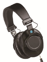 Apex HP100 dynamic ring heads are closed to listen to audio studio recordings
