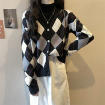 Knitted cardigan womens new 2021 popular fashion foreign style diamond-shaped plaid sweater coat with underlay