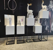 Spot boutique clothing store bag store shoe store window display rack display rack showcase high and low water table display table