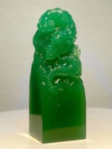 Sichuan Yaan green emerald green seal Shoushan stone Lao Tian yellow lychee cave hibiscus stone seal engraving handlebar piece