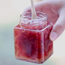 Lao Rao Jia lychee rose sauce fragrant self-drinking flesh edible with hand gift office scented tea