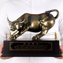 Cow ornaments Walk Street Cow Crafts Boss Office Desktop Decoration Shop Company Opening Gifts