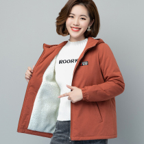  Winter lamb wool 2021 new middle-aged mother short large size Korean loose plus velvet thick cotton coat jacket female