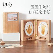 First heart newborn baby hand and footprints souvenir baby 100 one hundred days old foot printing book fetal hair frame full moon gift