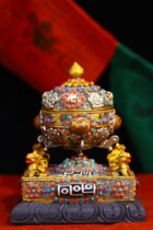 Tibetan silver hand-pinched red-green gem of pieces of red-green jewels Buddha old transformation of wheelbarrel bookhall supplies