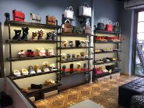 Shoe store retro shoe shelf shelf Wall solid wood clothing store shoe rack bag rack mens and womens shoes display rack display shoe rack