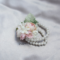 Hipster wrist flower pink simulation flower European and American hand flower pearl bracelet bracelet bracelet Bride wedding bridesmaid hand gift