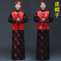 Chinese wedding dress the grooms father the father of Xiuhe the mans jacket the host of the Tang suit