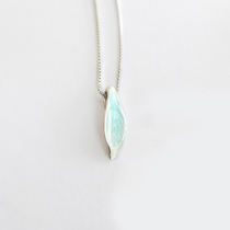 (Orchid remote mountain slightly) enamel necklace lock bone small crowddesign light and luxurious New Years Eve birthday present