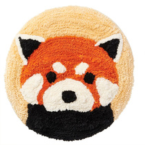 MUJI uses the animal cushion of the wood wool