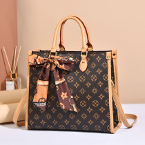 Hong Kong style 2021 new Joker fashion foreign style shoulder bag French niche high-quality large-capacity handbag women