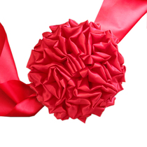 Opening of the new cars big saffron embroidery ball honor award debuted wearing red silk flower ball cutting suit