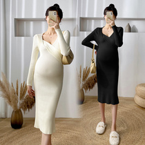 Pregnant women autumn dress knitted long skirt senior V-neck autumn winter slim fit autumn winter base shirt