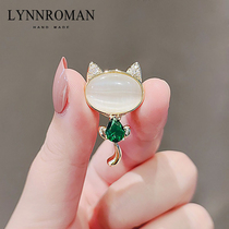 LYNNROMAN original cute retro-emerald kitten fabricated crystal pin female pin design magnetic button