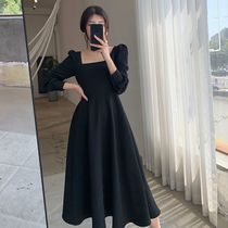 Hepburn wind small black dress women 2021 Spring and Autumn New retro collar long knee black temperament dress