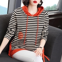  Striped hooded sweater long-sleeved cotton T-shirt womens spring and autumn thin Western style loose middle-aged mothers clothes