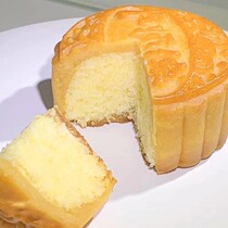 Milk skin Milk tofu Mooncake Inner Mongolia specialty cheese yogurt snack Leisure snack Handmade cheese pastry