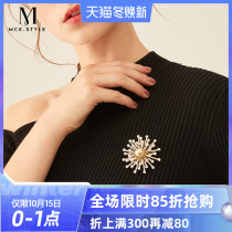 Xiaangfeng brooch high-end women luxury ins tide personality temperament pin fixed sweater accessories Net red double C jewelry
