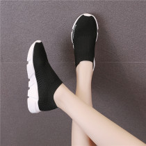 2021 New elastic socks shoes womens one pedal lazy shoes autumn new mesh flying woven breathable couple shoes tide