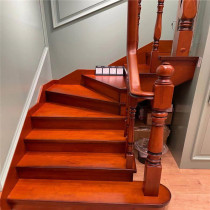 The staircase small column LMN-B3 of the staircase.