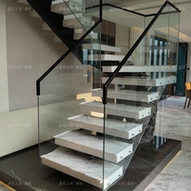 The giant tree glass as a whole ladder.