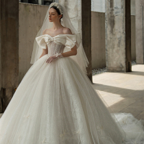 Wedding dress 2021 new autumn bride main yarn shoulder satin princess palace style high texture big tailed Heben