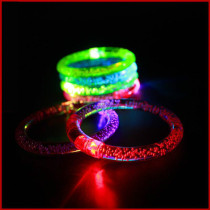 Chan Chan concert bar trampoline night running acrylic wide flash LED luminous luminous fluorescent bracelet bracelet