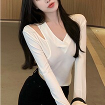 Autumn and winter 2021 new design sense niche V-neck Hollow T-shirt women strapless slim base Shirt chic coat tide