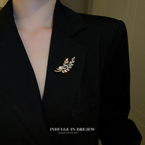 Brrack needle upscale woman 2022 new design and small pin small fragrance coat suit suit decorative accessories
