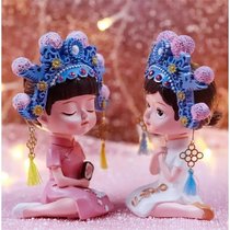 Car Pendulum on-board red ecstasy The girl in charge of the wind girl in the middle of the car The upscale male and female deities in the car