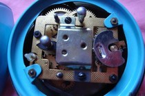 Functional inventory pure copper movement mechanical winding white pigeon clock clock nostalgia