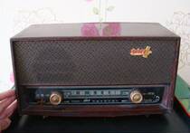 c Yaolan] Qingdao T5004QD602 pint phase radio red light desktop full production card Cultural Revolution pocket