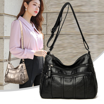 Middle aged and elderly womens bag bag large capacity soft leather shoulder shoulder bag 2020 new womens backpack middle-aged mother bag