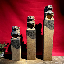 Tied to the pile stone rock lions cocktail beast four gods beast hydrant horse pillar of the town of Golden Town