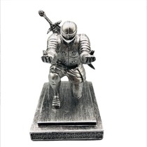 CEO Pens Creativity Rider Pen Holder Creative Magnet Suction Soldier Armor Hero Tabletop Pendulum pen holder