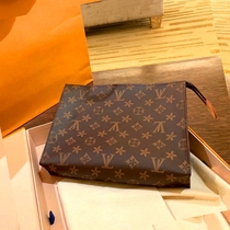 Hong Kong 2021 new bag shoulder slung hand leather printed wash bag transformation inner bag commuter pet